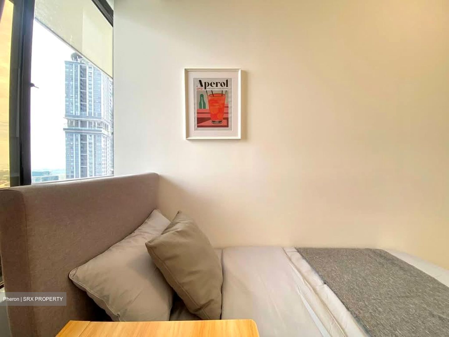 International Plaza (D2), Apartment #585020591